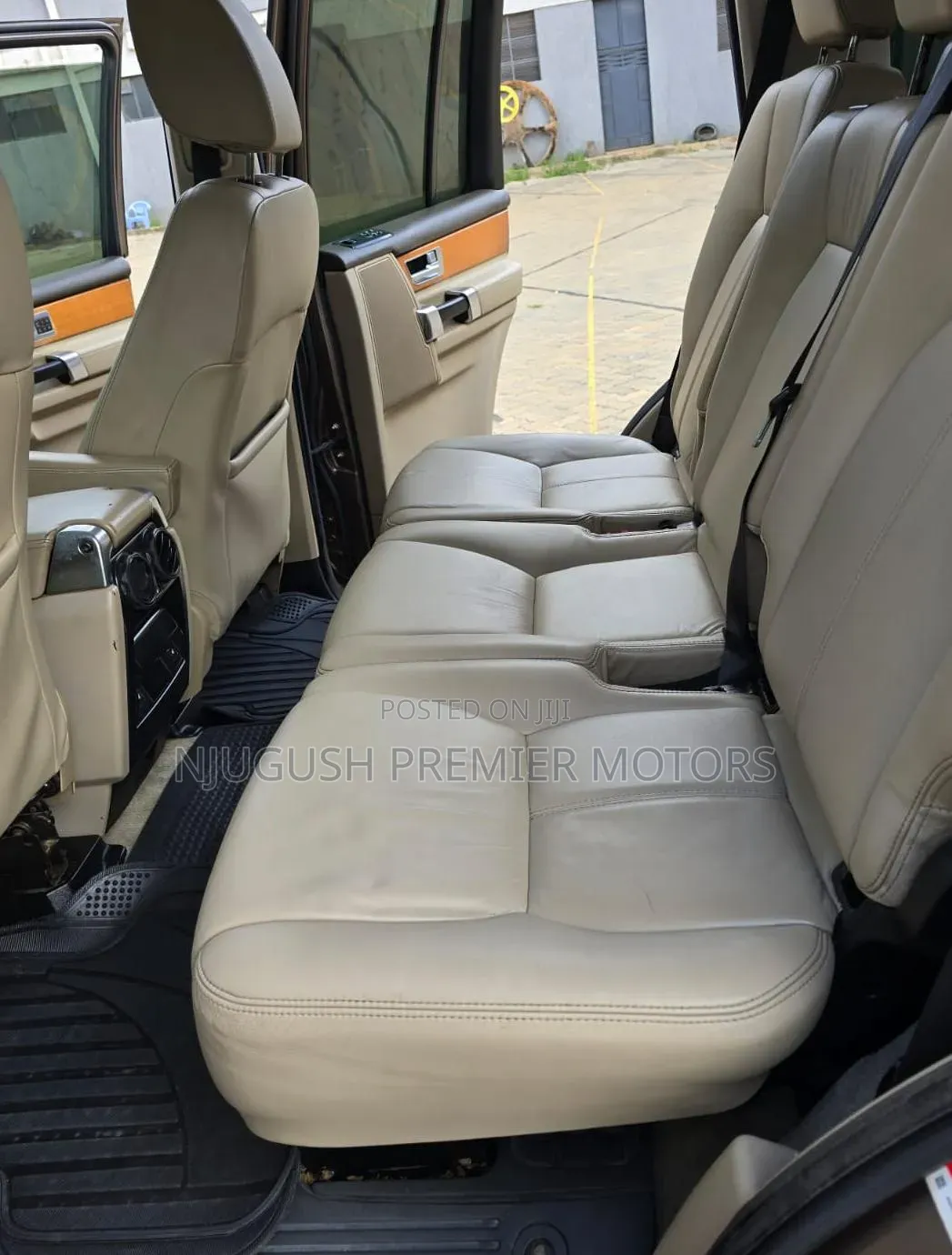 Land Rover Discovery 2010 Brown