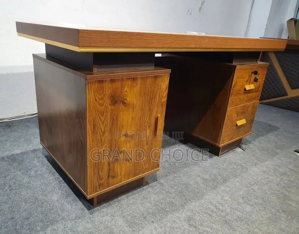 1.4 Executive Office Desk With Drawer