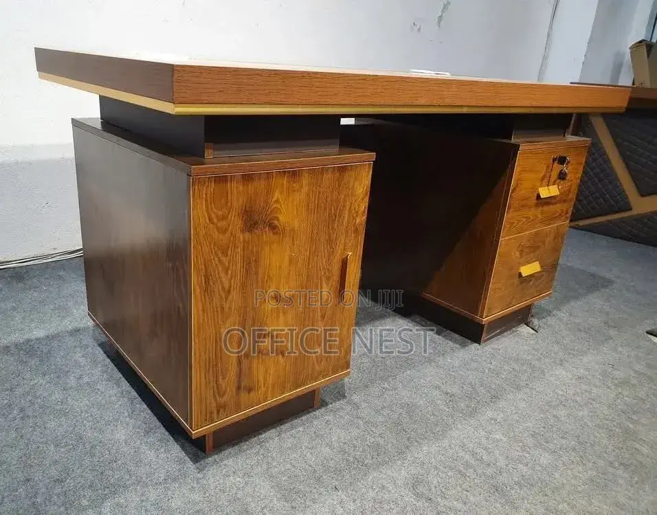 1.4 Executive Office Desk With Drawer
