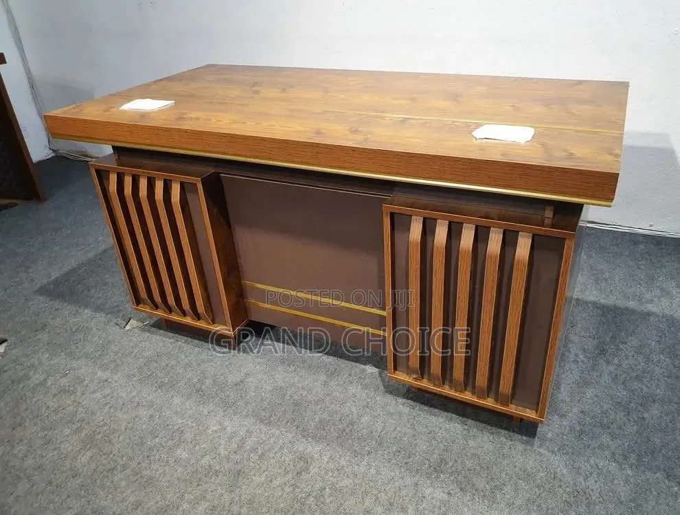 1.4 Executive Office Desk With Drawer