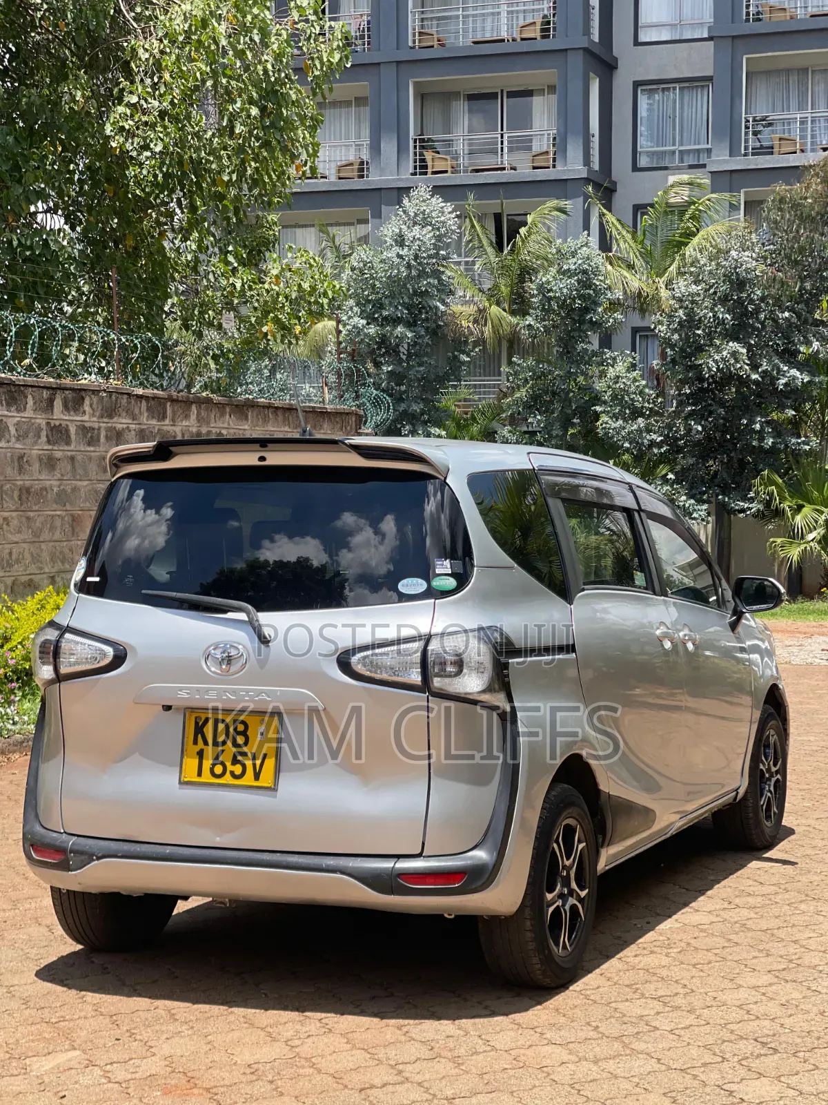 Toyota Sienta 2014 Silver