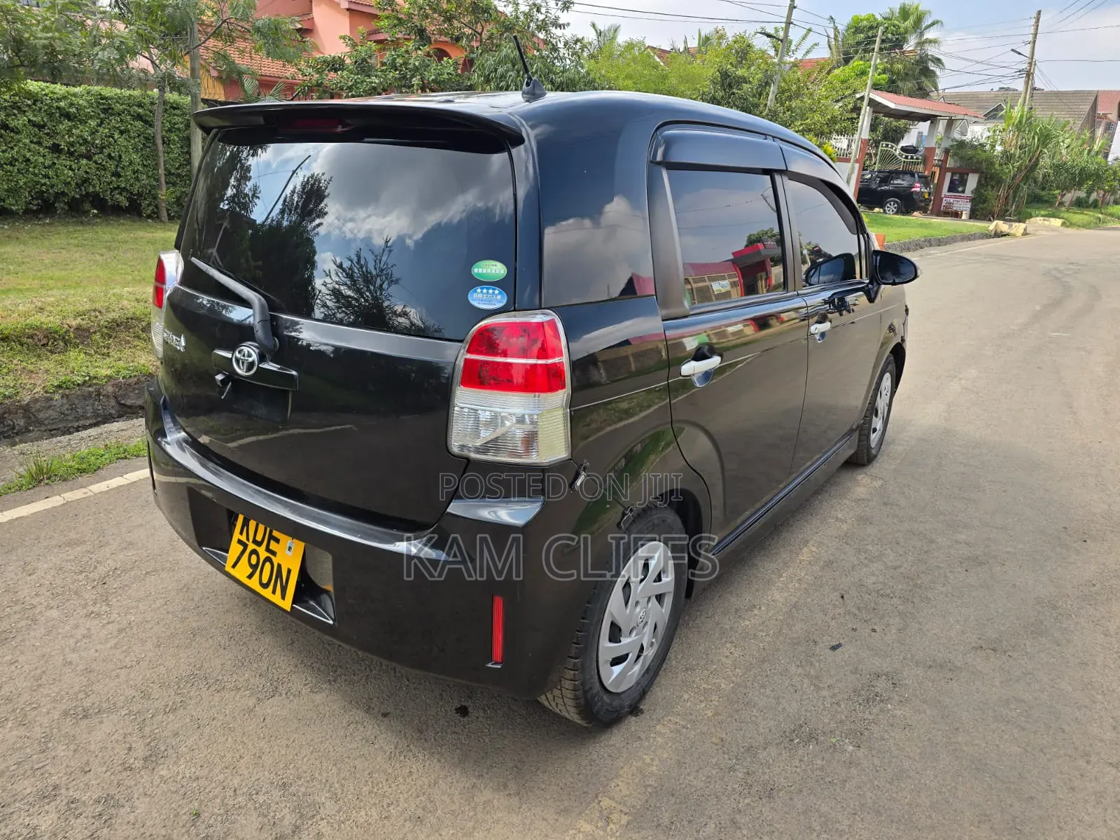 Toyota Spade 2014 Black