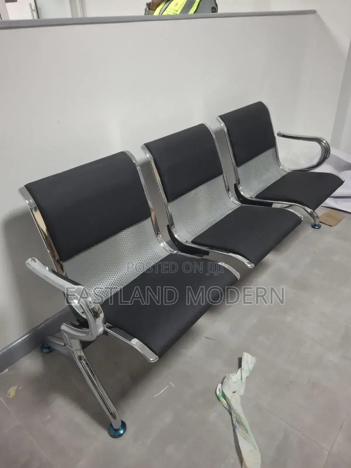 3 People Waiting Office Chair