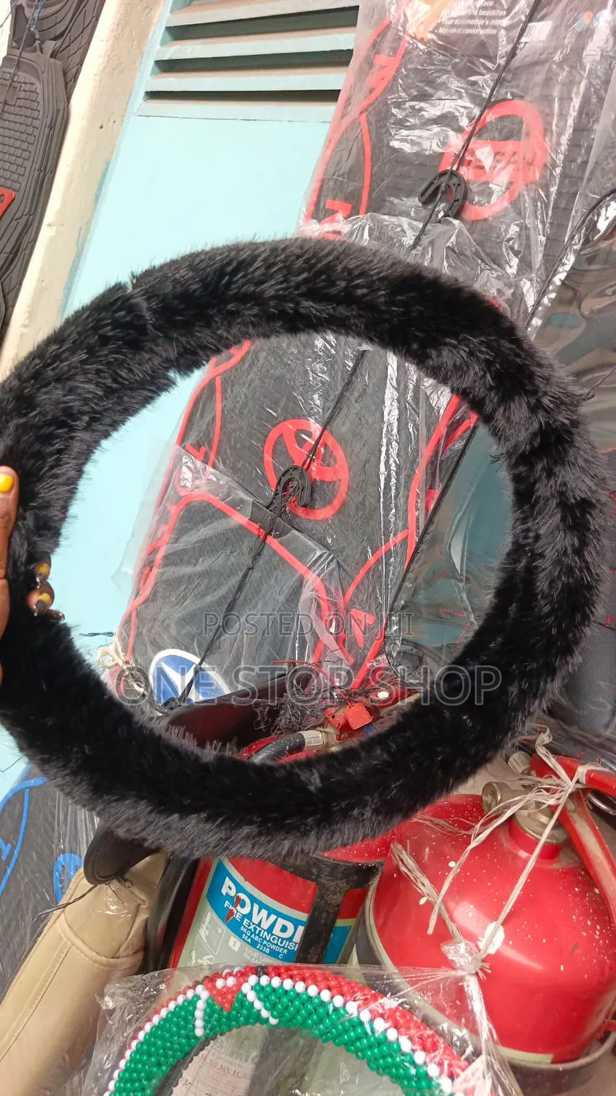 Fluffy Black Steering Wheel Cover Provides Comfort,Warm Grip