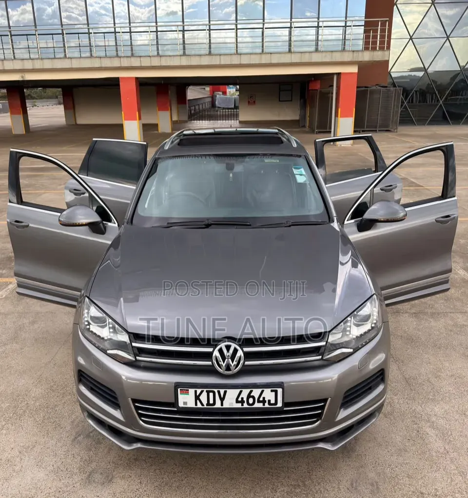 Volkswagen Touareg 2014 Gray
