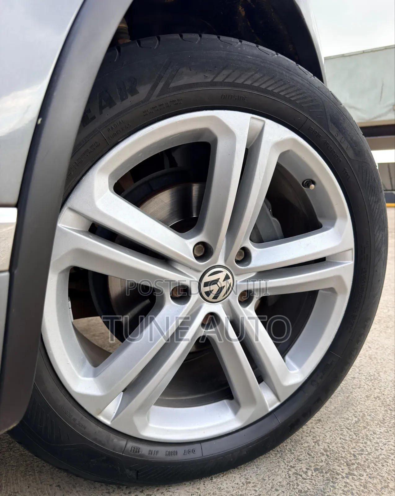Volkswagen Touareg 2014 Gray