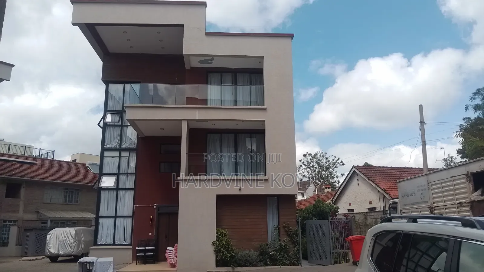 5bdrm Villa in Near Lavington Mall, Muthangari for rent