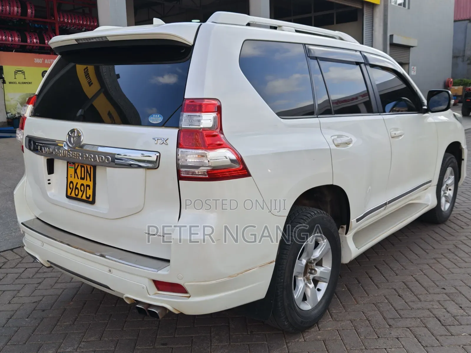 Toyota Land Cruiser Prado 2015 White
