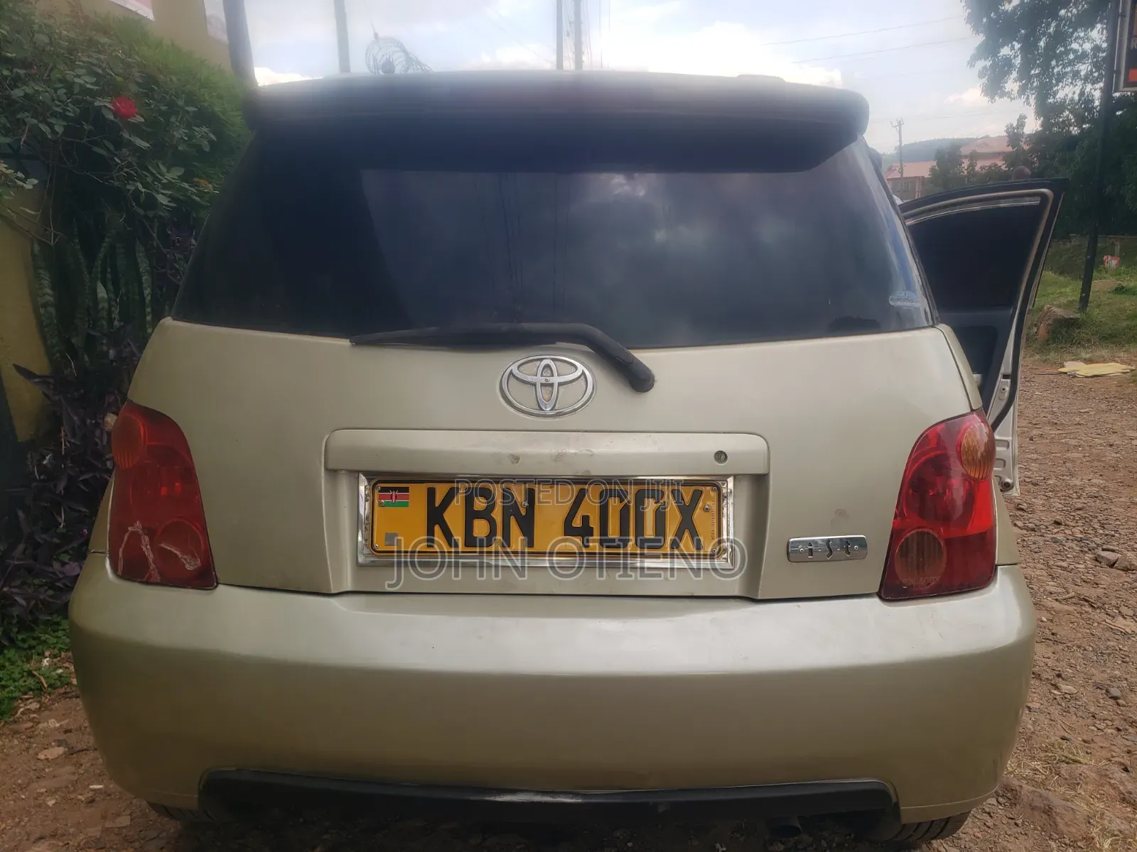 Toyota IST 2005 Beige
