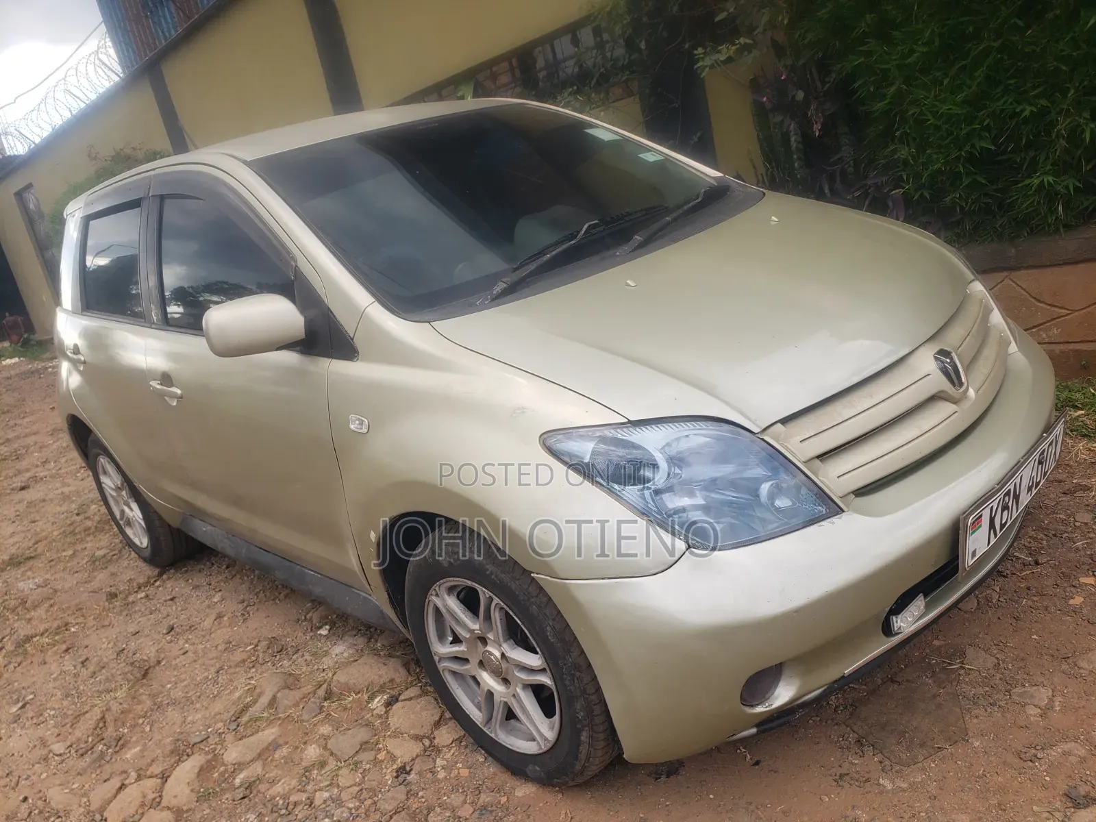 Toyota IST 2005 Beige