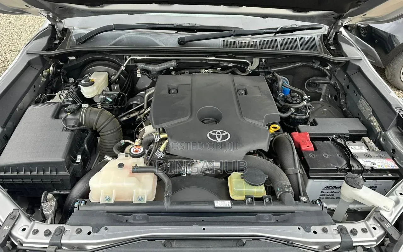Toyota Hilux 2019 Silver