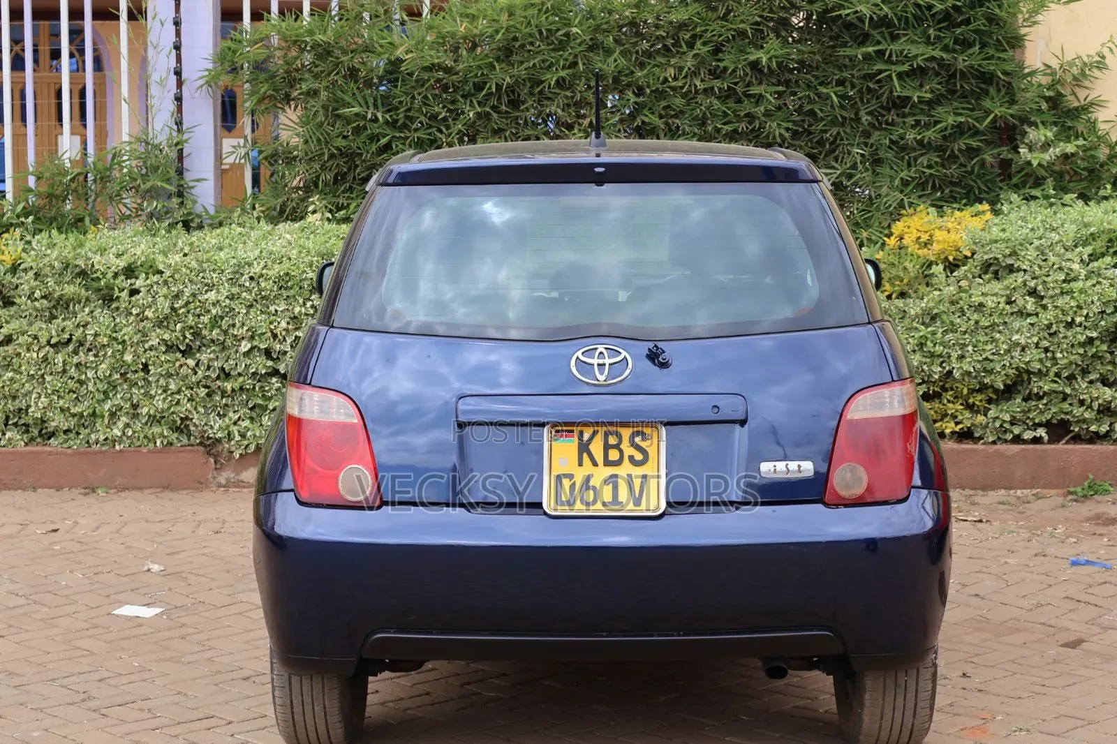 Toyota IST 2005 Blue