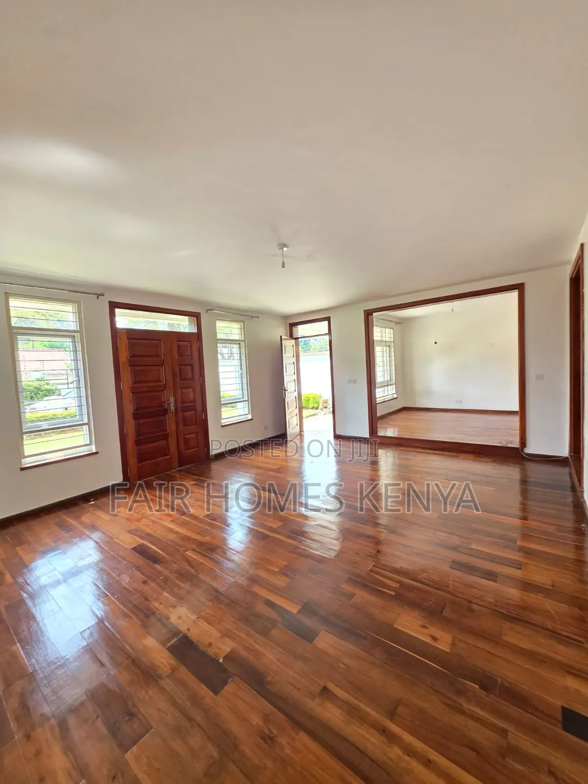 5bdrm Townhouse/Terrace in Amboseli Road, Valley Arcade for sale