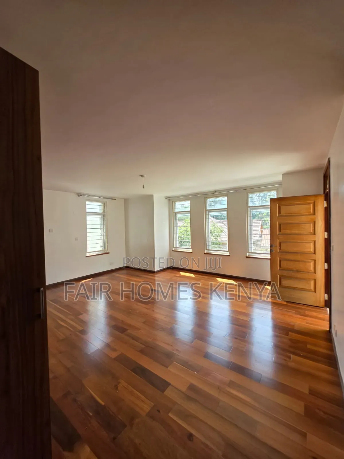 5bdrm Townhouse/Terrace in Amboseli Road, Valley Arcade for sale