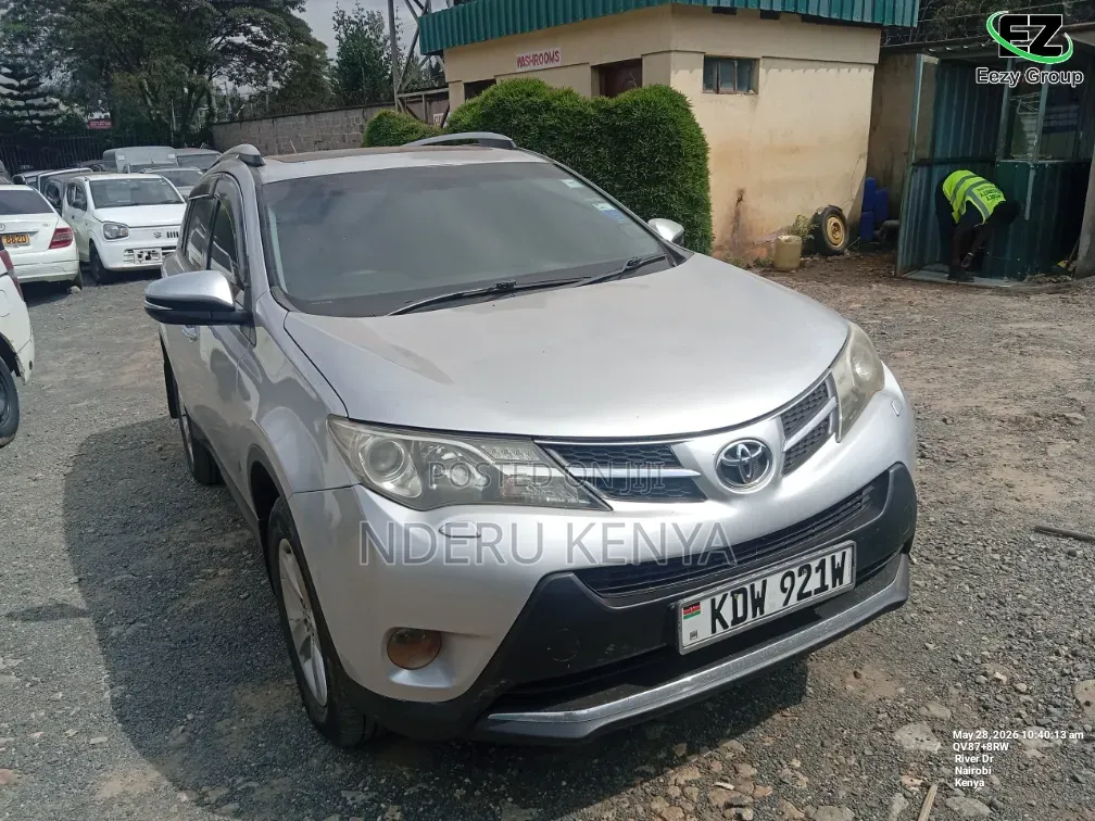 Toyota RAV4 LE AWD (2.5L 4cyl 6A) 2013 Silver