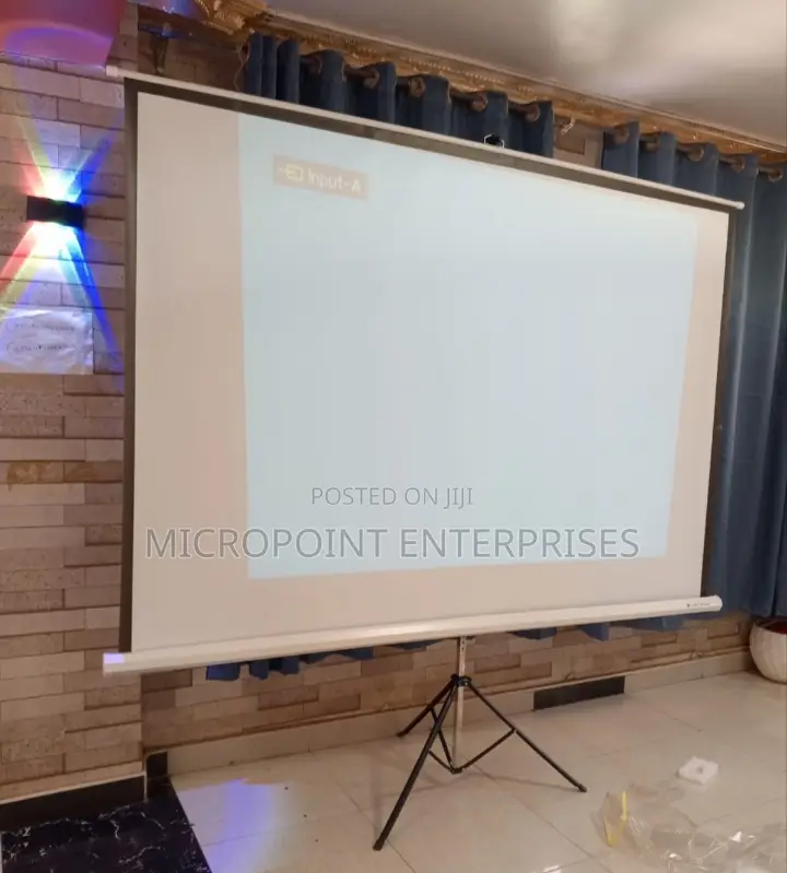 Tripod Projector Screen 72"X72" ( 180cmx180cm )