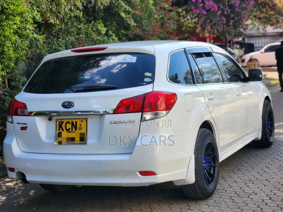 Subaru Legacy 2012 White