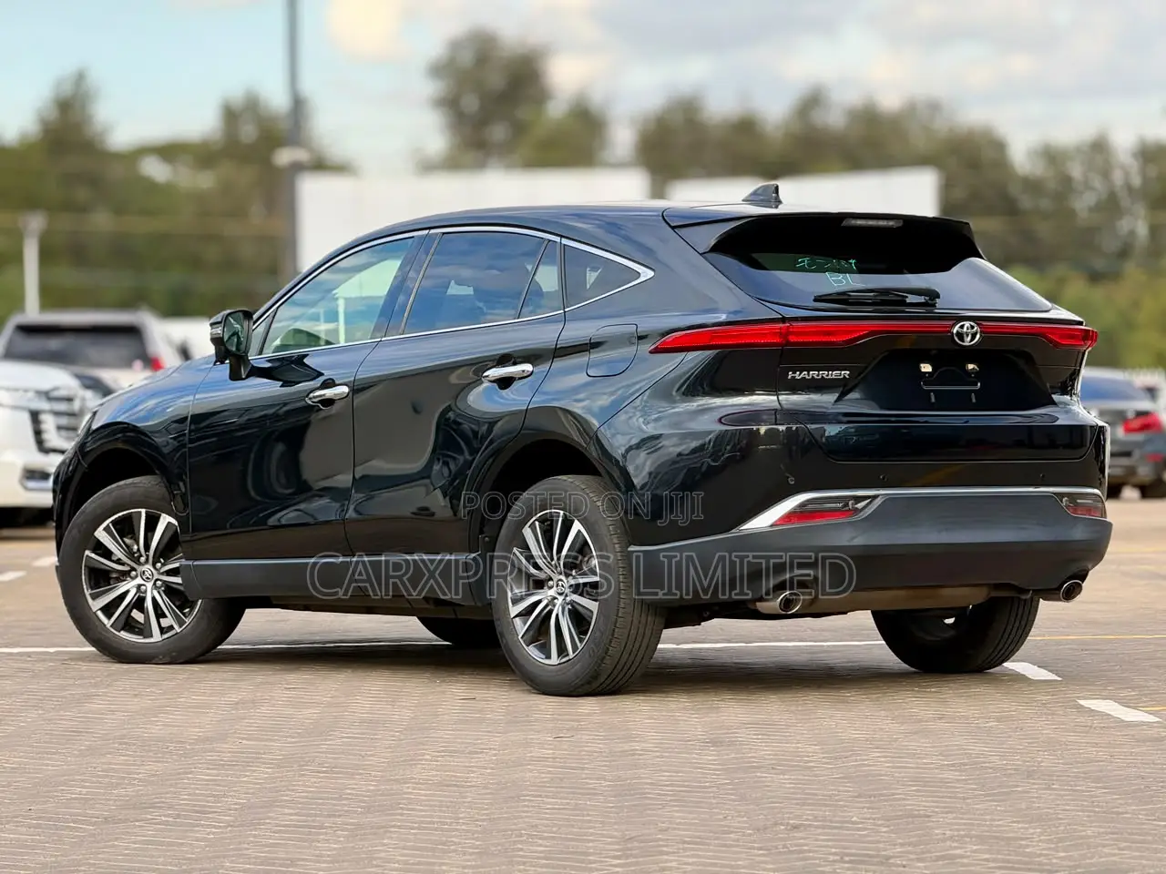 Toyota Harrier 2.0 2020 Black