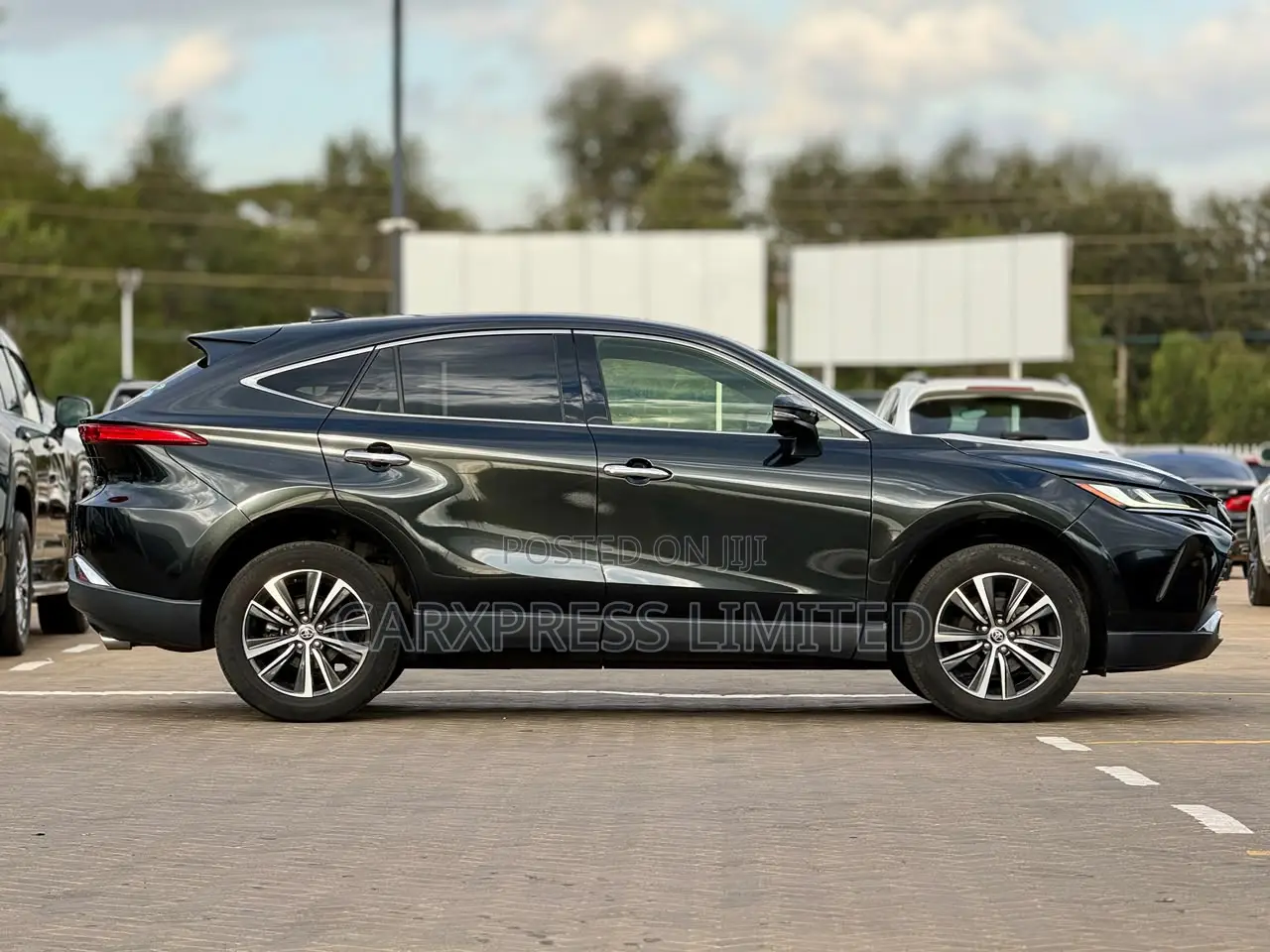 Toyota Harrier 2.0 2020 Black