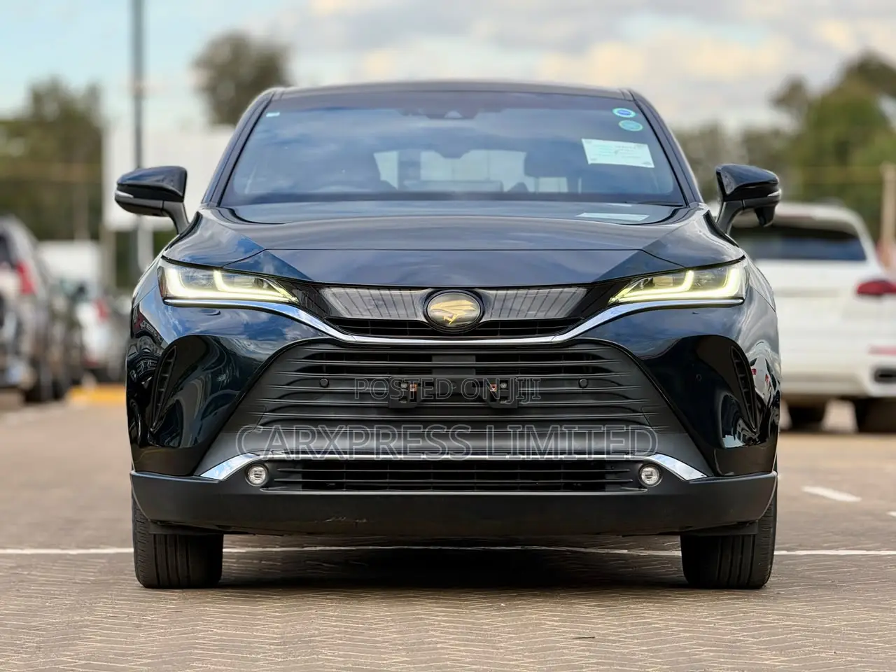 Toyota Harrier 2.0 2020 Black