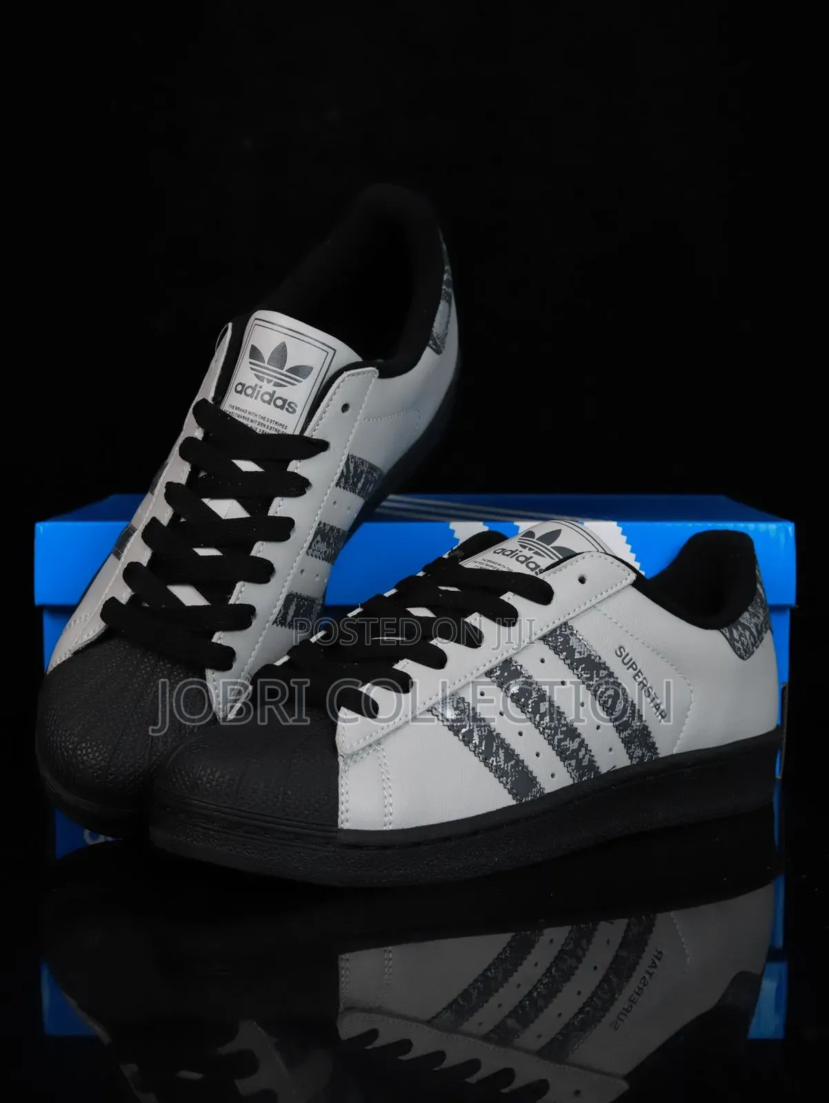Adidas Superstar “ Grey Black “
Sneakers