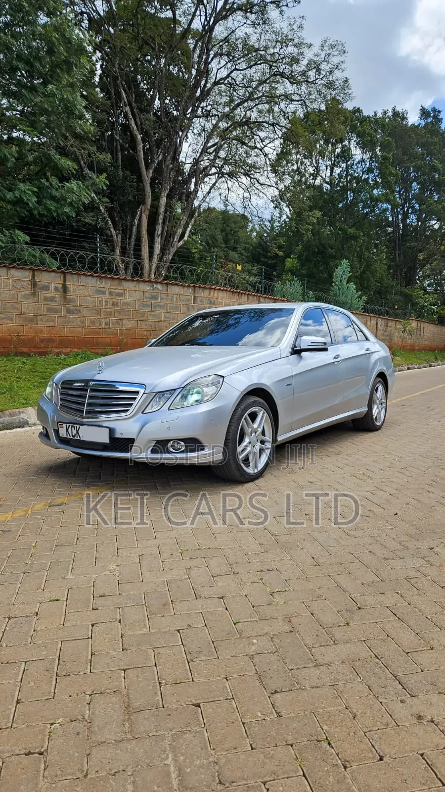 Mercedes-Benz E250 2009 Silver