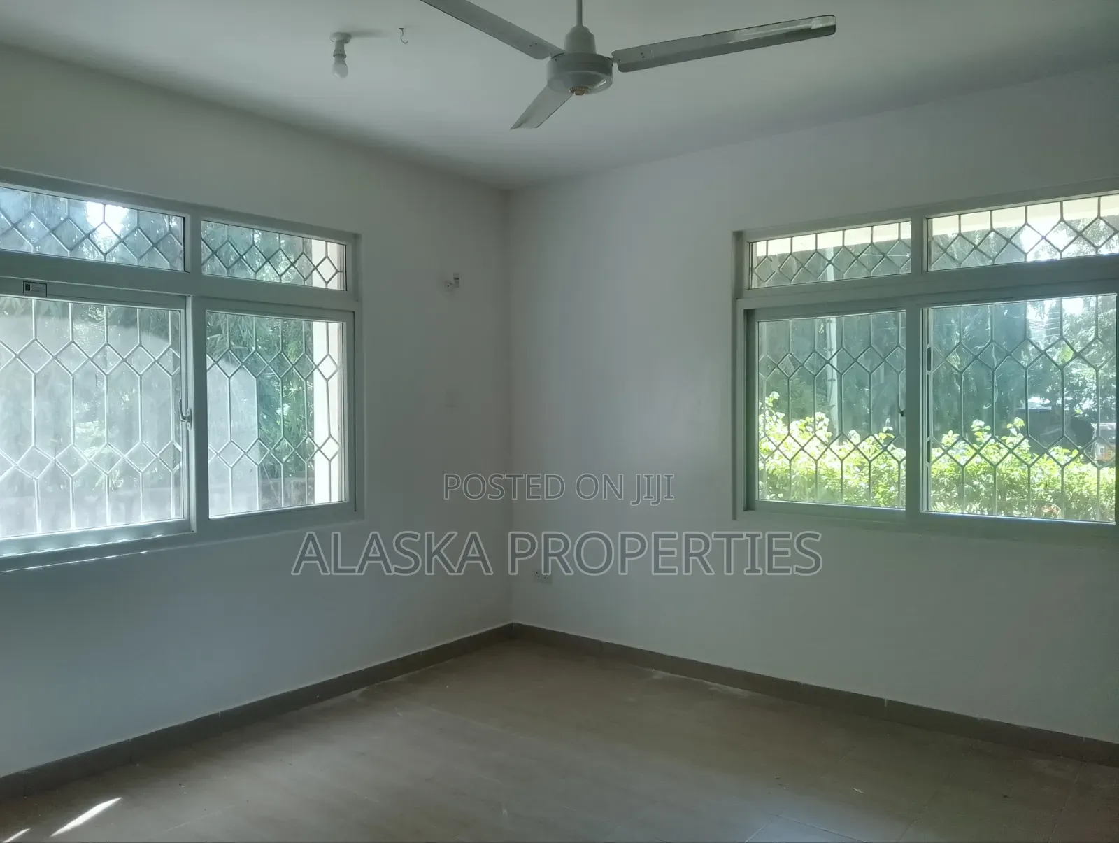 3bdrm Apartment in Beach Road Estate, Nyali Mkomani for rent