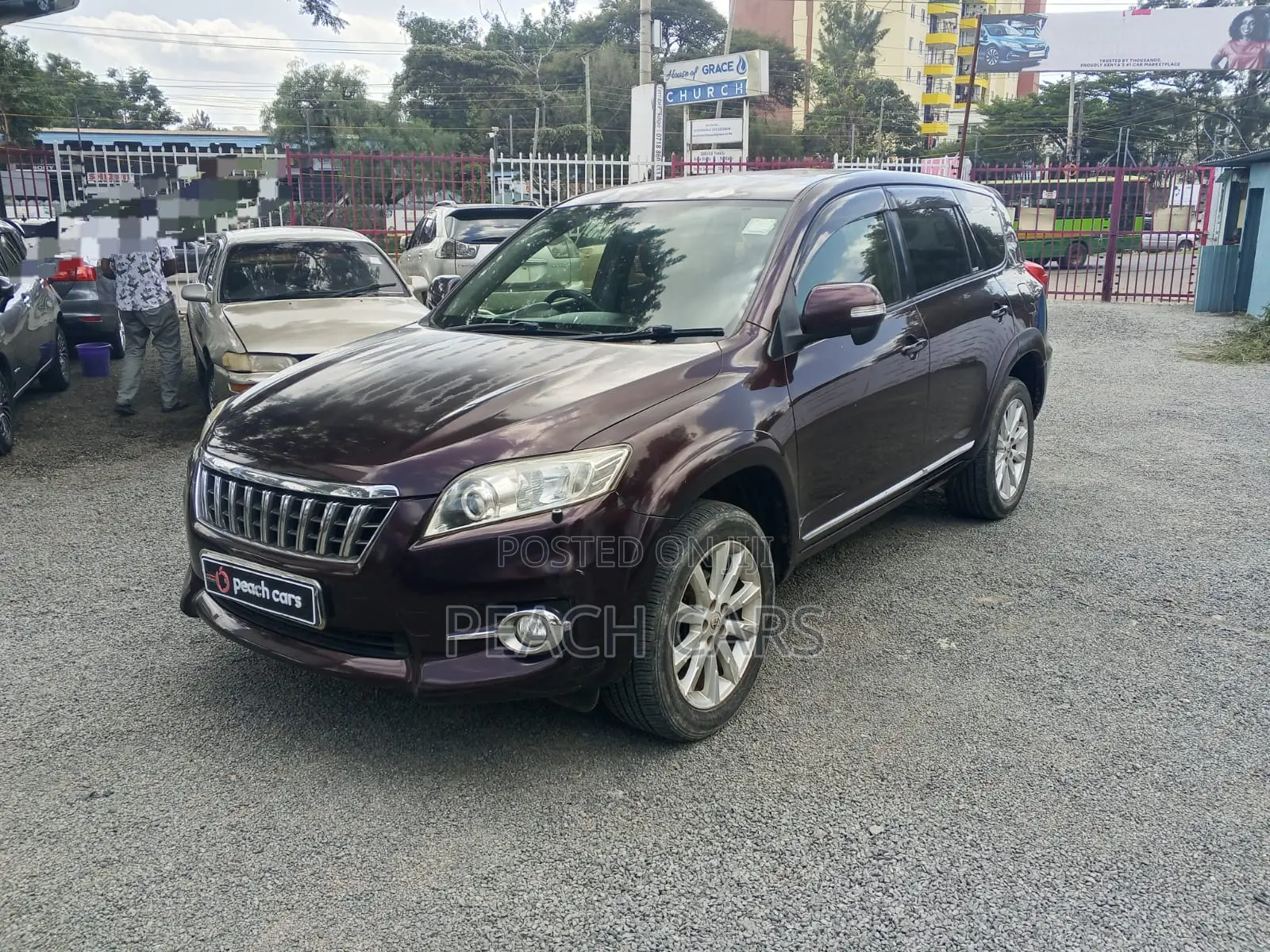 Toyota Vanguard 2013 Red