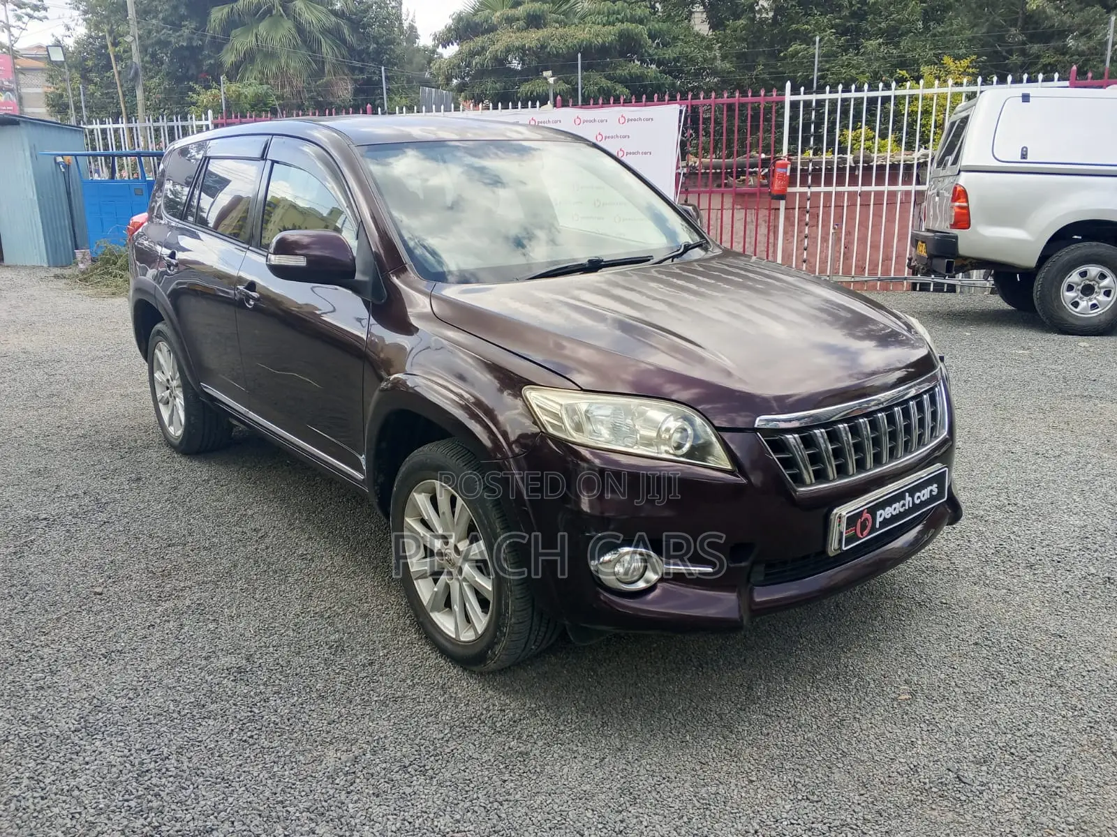 Toyota Vanguard 2013 Red