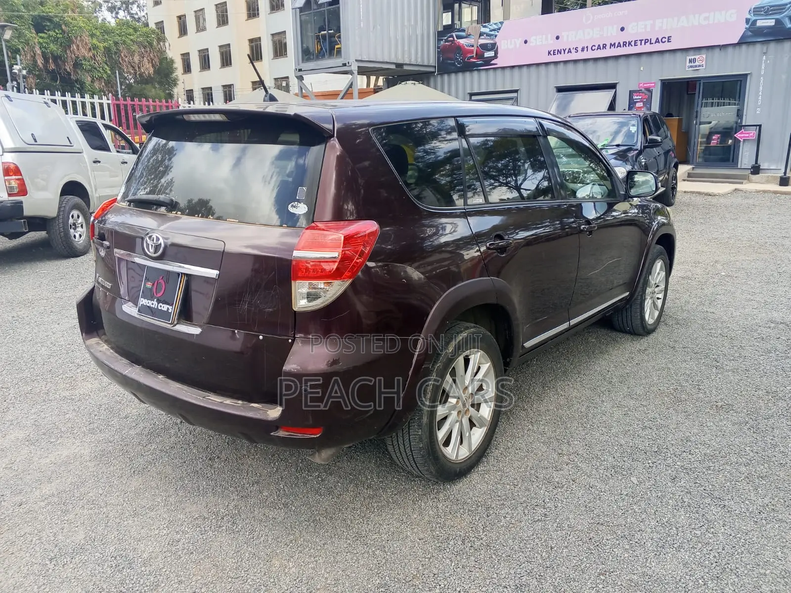 Toyota Vanguard 2013 Red