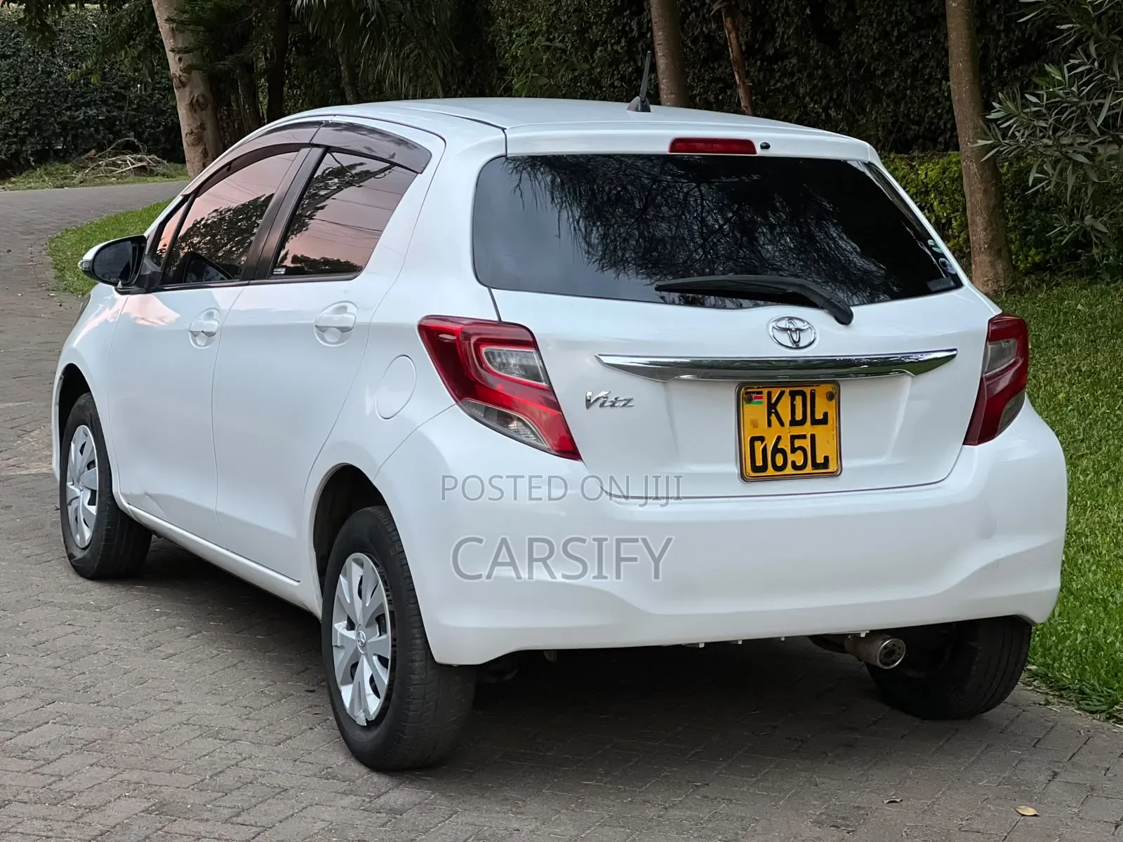 Toyota Vitz 2015 Pearl