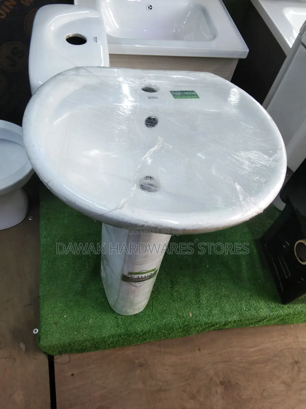 Sawa Washhandbasins Plus Pedestrial Stand