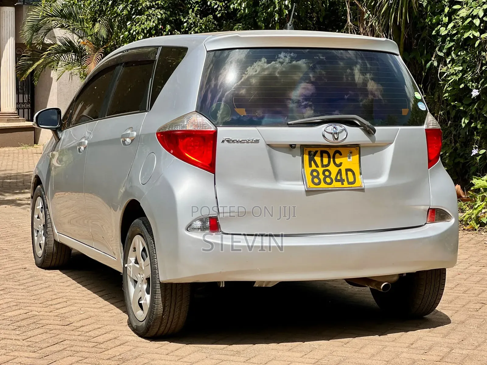 Toyota Ractis 2014 Silver