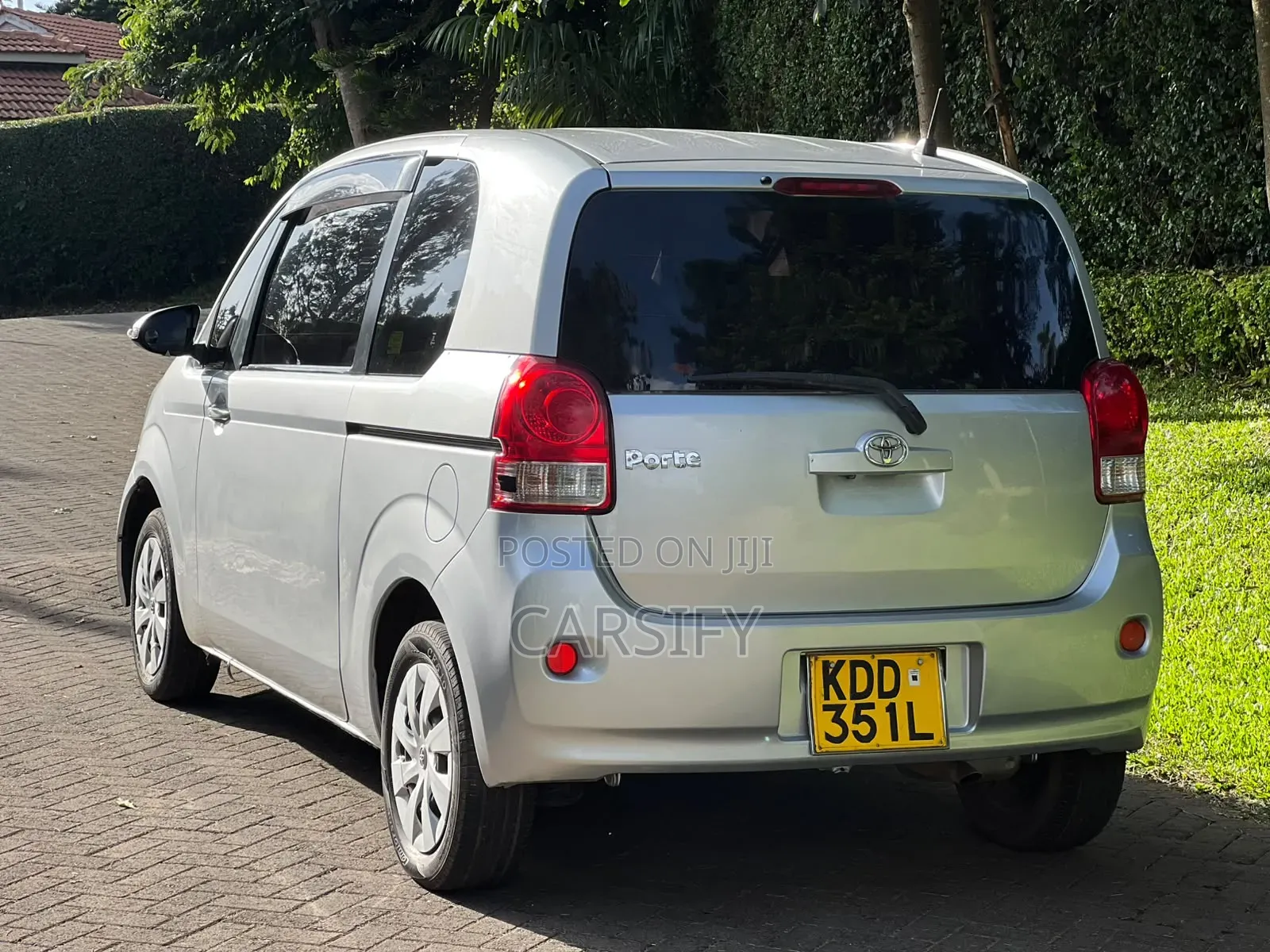 Toyota Porte 2014 Silver