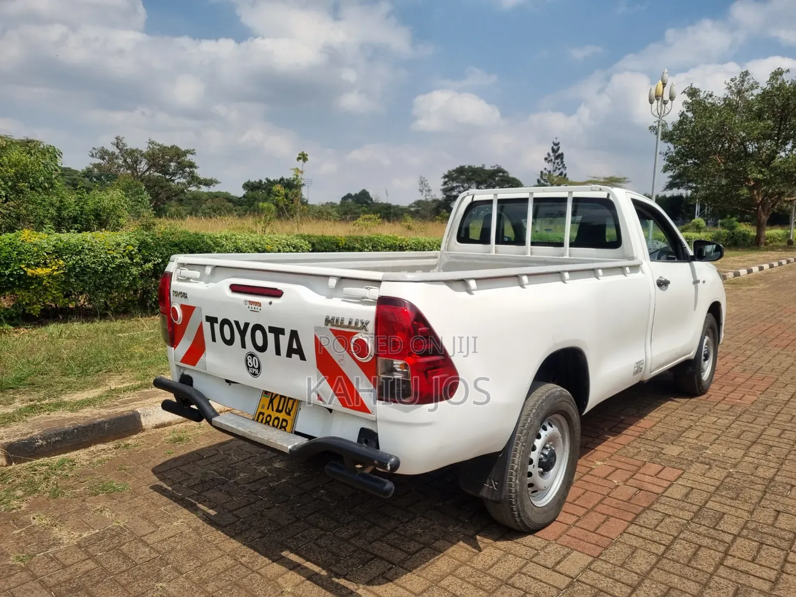 Toyota Hilux 2025 White