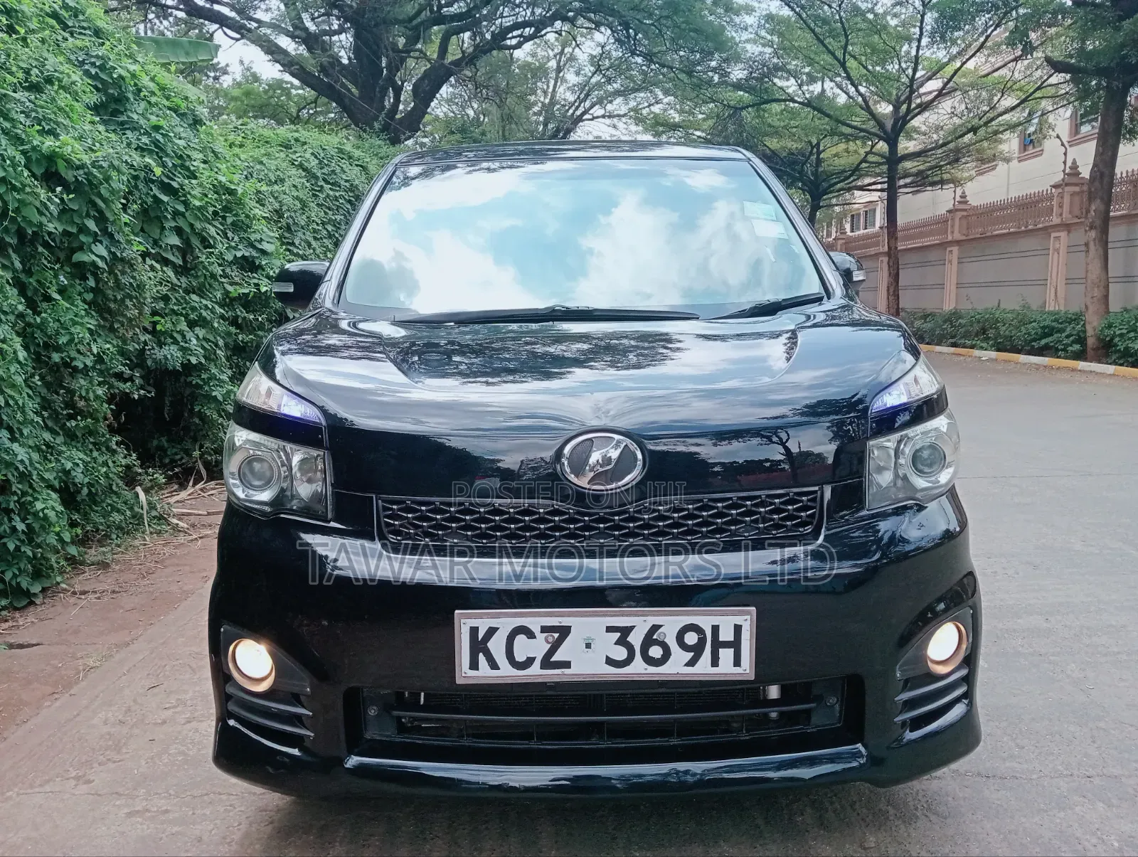 Toyota Voxy 2012 Black