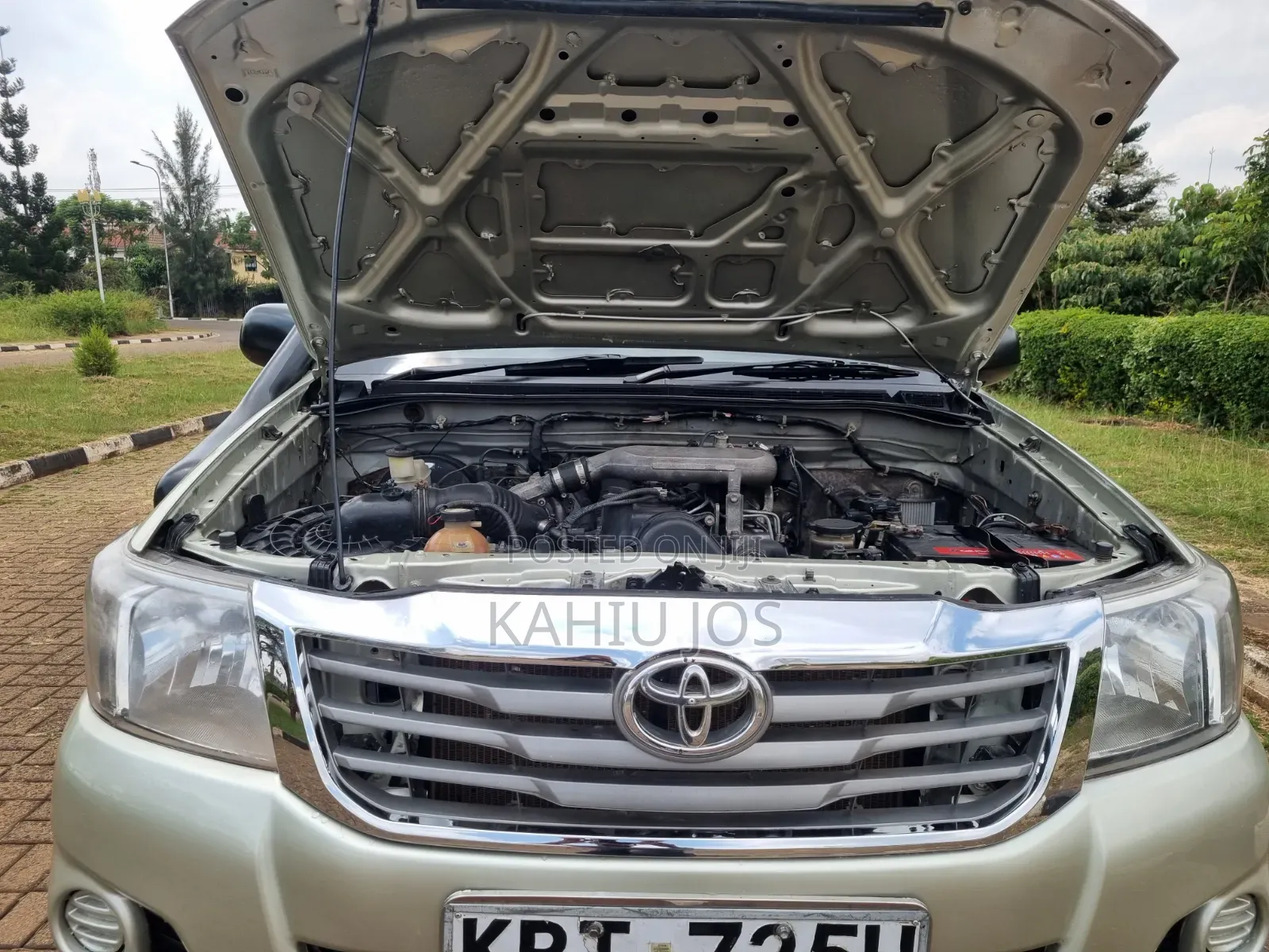 Toyota Hilux 2012 Gold