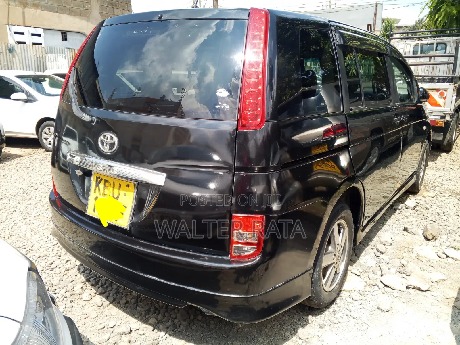 Toyota ISIS 2006 Black