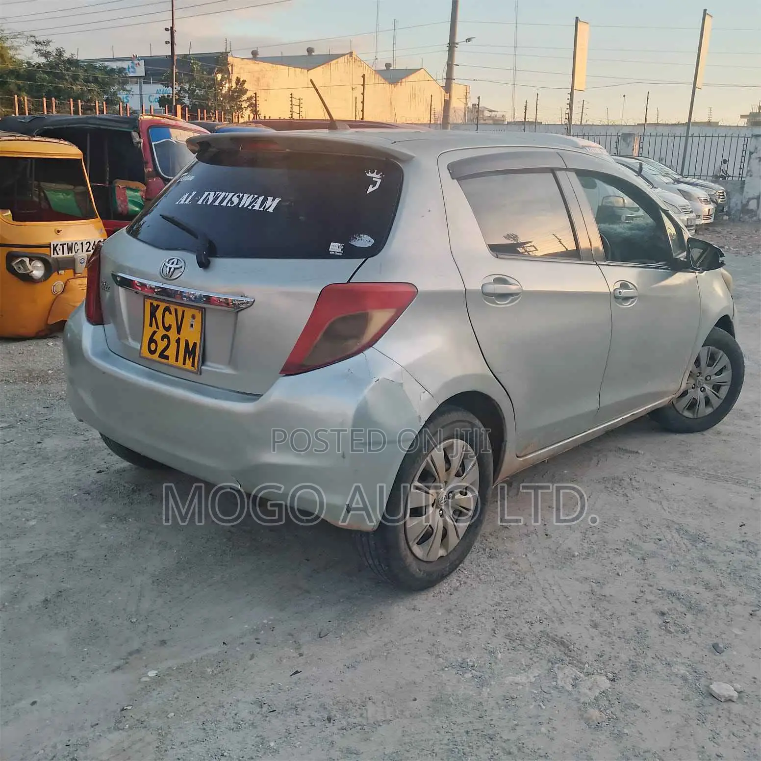 Toyota Vitz 2012 Silver