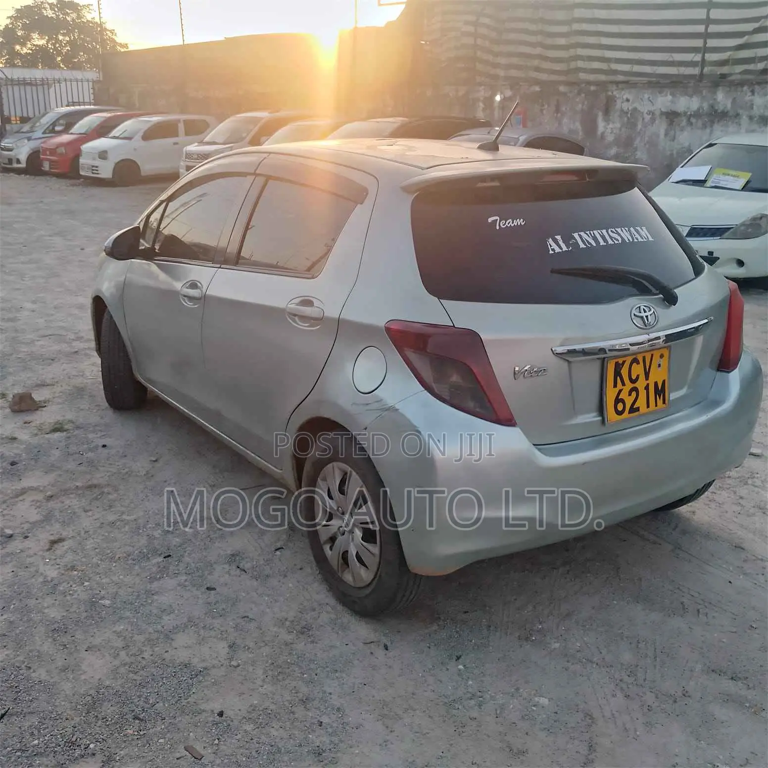 Toyota Vitz 2012 Silver