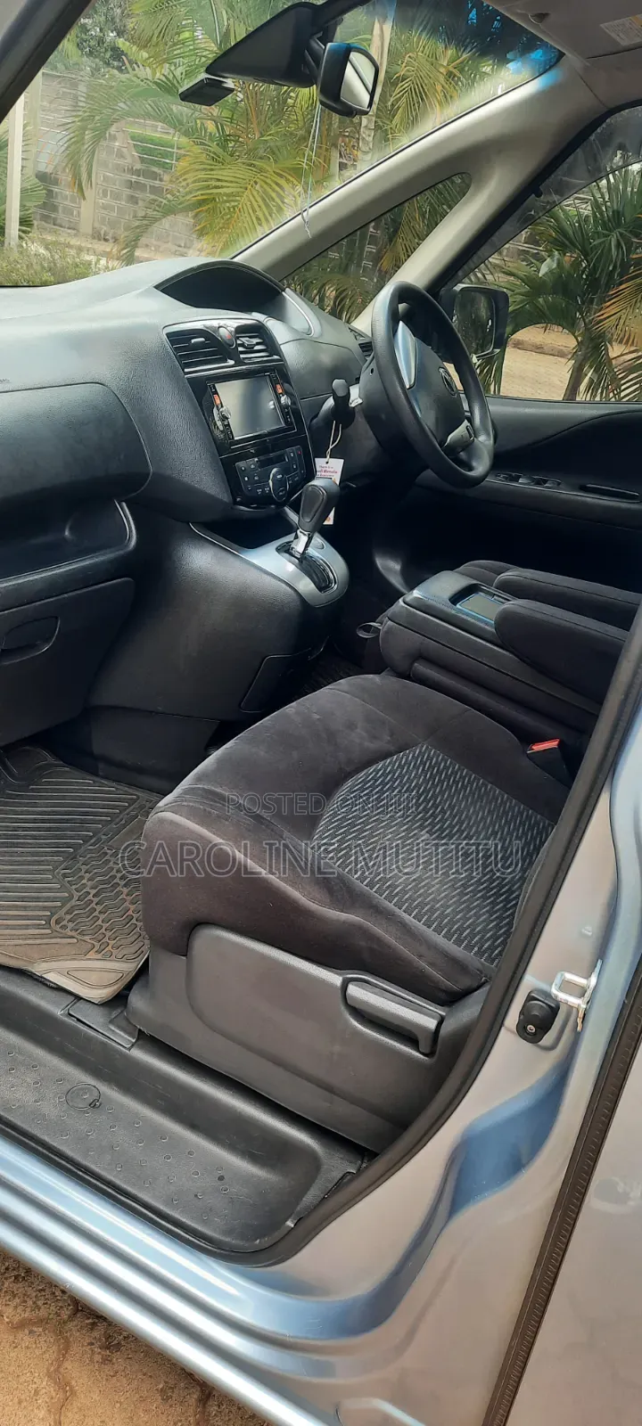 Nissan Serena 2014 Blue