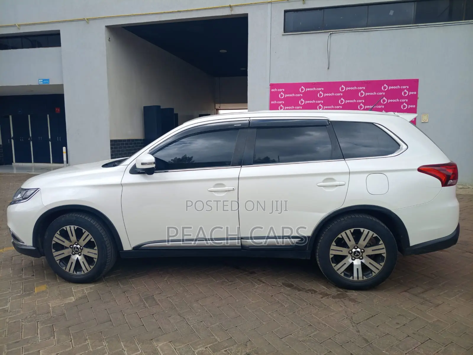 Mitsubishi Outlander 2016 White