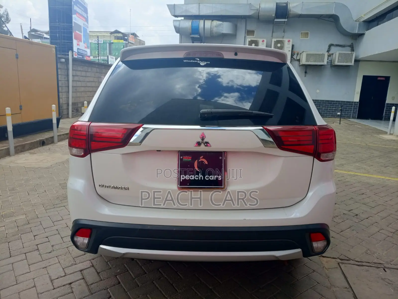 Mitsubishi Outlander 2016 White