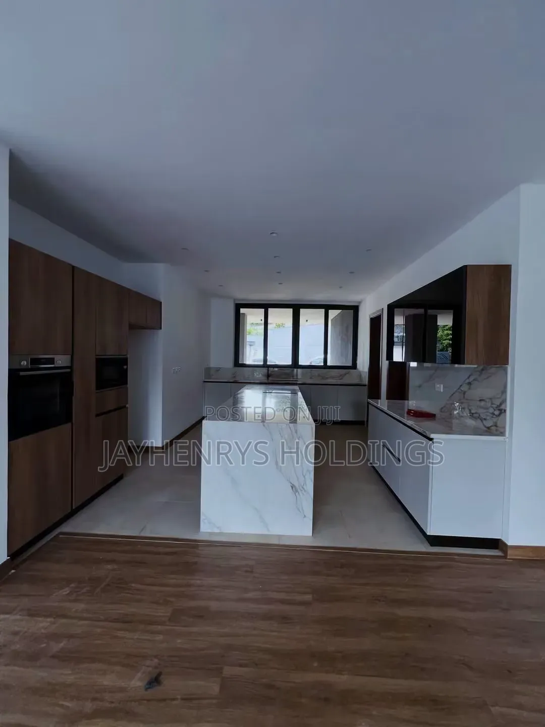 5bdrm House in Nyari for sale