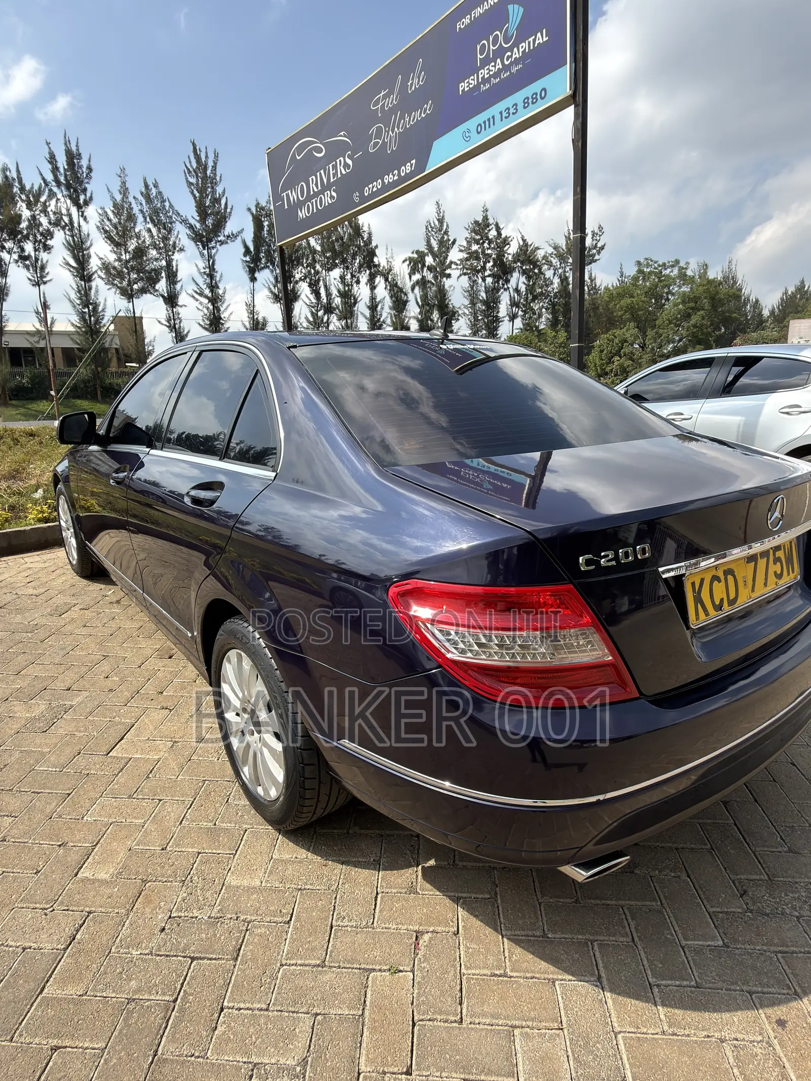 Mercedes-Benz C200 2009 Black
