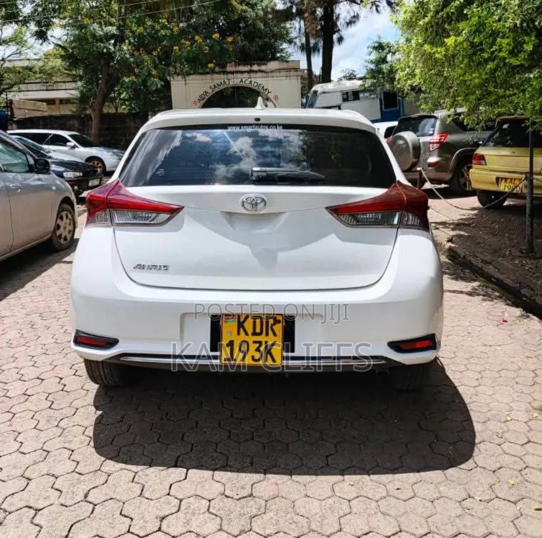 Toyota Auris 2017 Off white