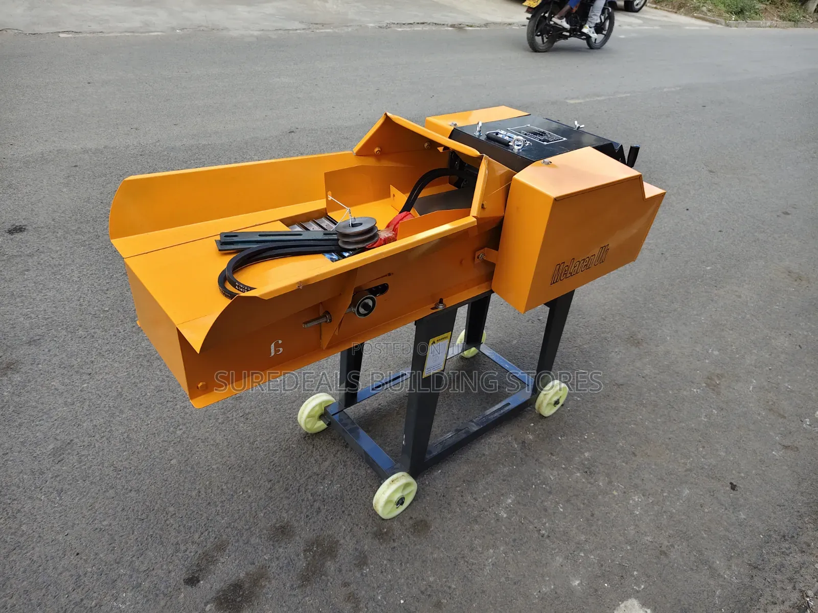 4 Tonnes / Hour Chaff Cutter With Gear and Conveyor Belt