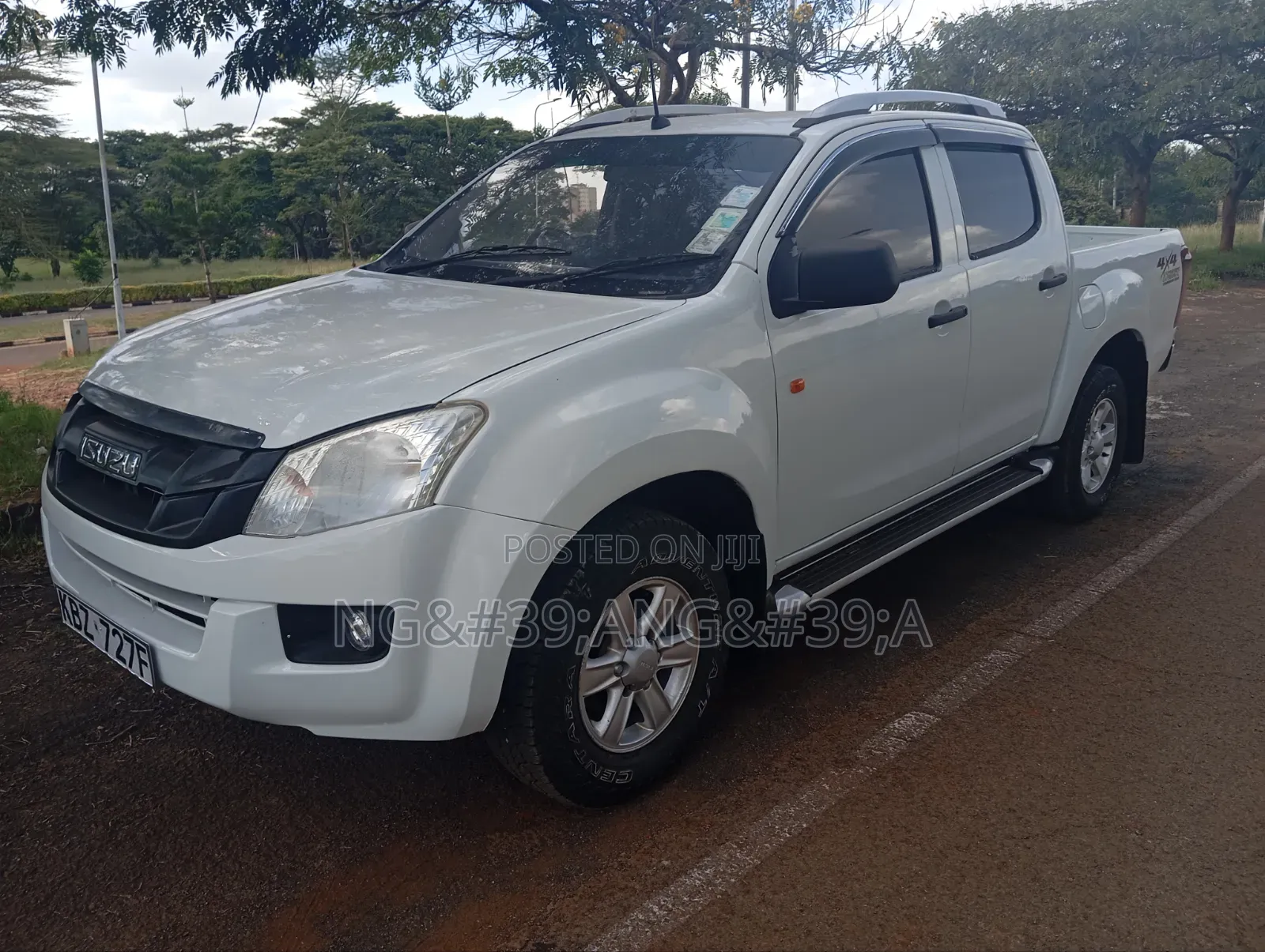 Isuzu D-MAX 2014 White