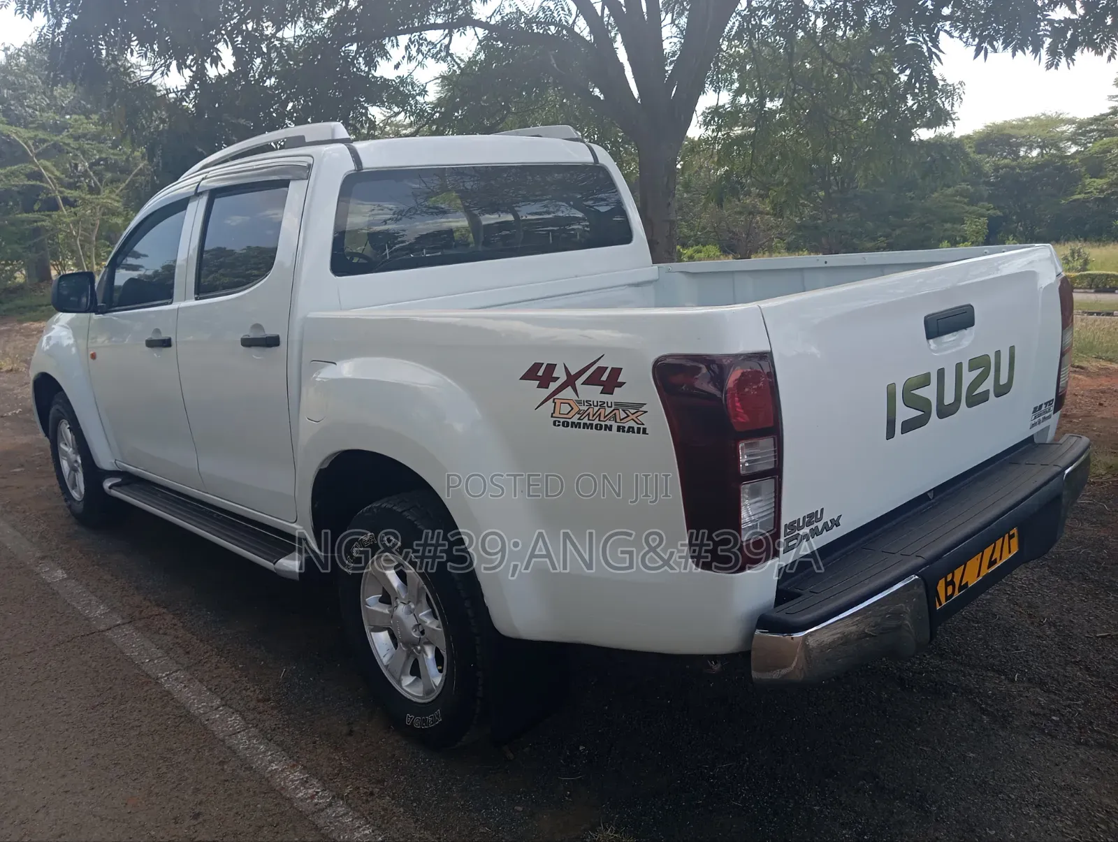 Isuzu D-MAX 2014 White