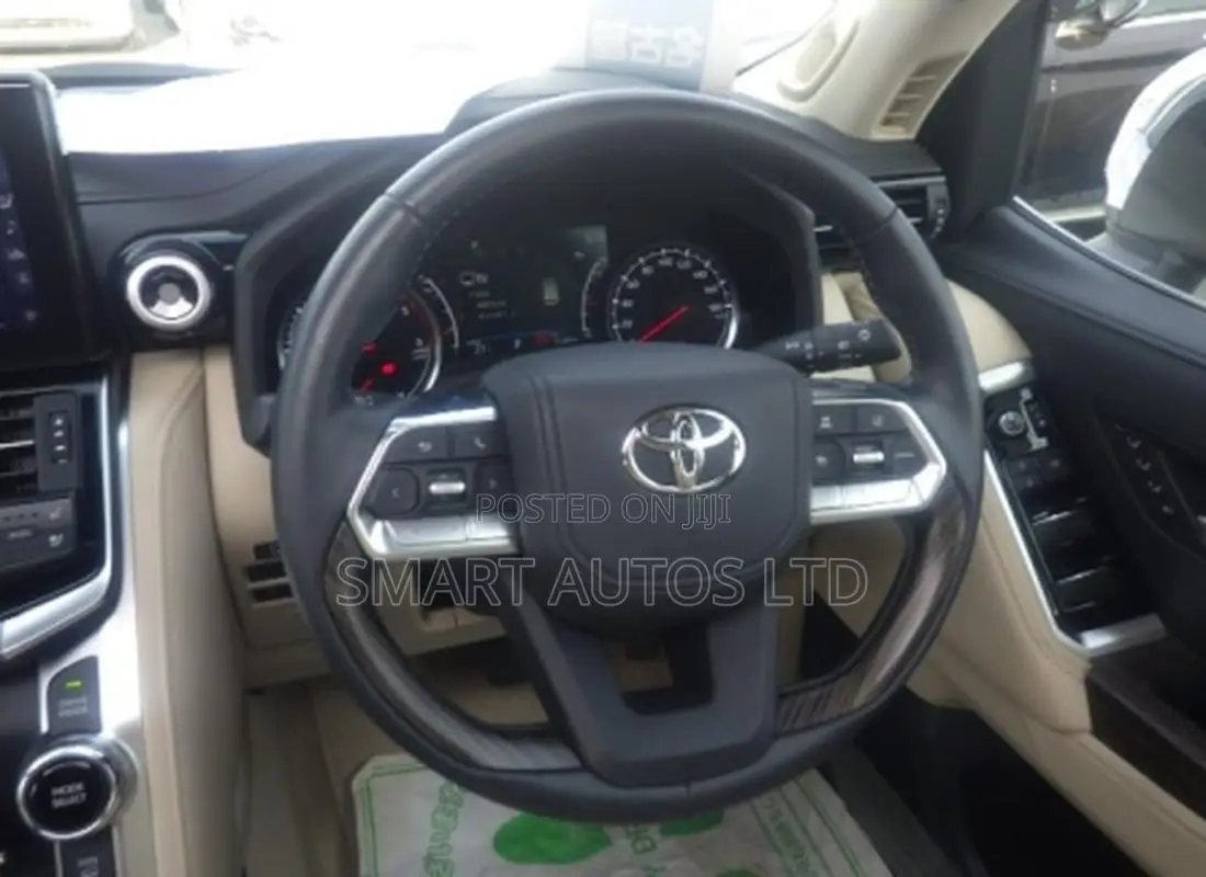 Toyota Land Cruiser 3.3 Diesel 4WD 2022 Pearl